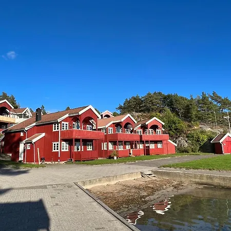Moderne Og Flott Beliggende I Skjaergarden Med Mulighet For Bat! * Kristiansand
