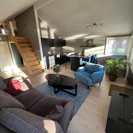 Moderne Og Flott Beliggende I Skjaergarden Med Mulighet For Bat!